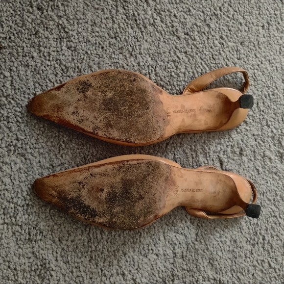 Manolo Blahniks Pointed Toe Nude Sling Back Kitten Heels Sz 39.5 - Picture 4 of 7